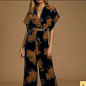 Lulus Navy Velvet Floal Culotte Jumpsuit Small